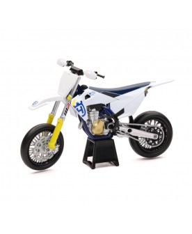 Husqvarna FS450 1:12 Toy Model